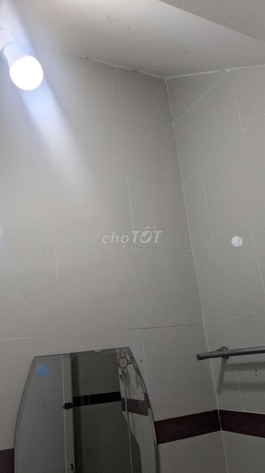 Mặt bằng cho thuê đối diện Sacombank Vườn Lài.
