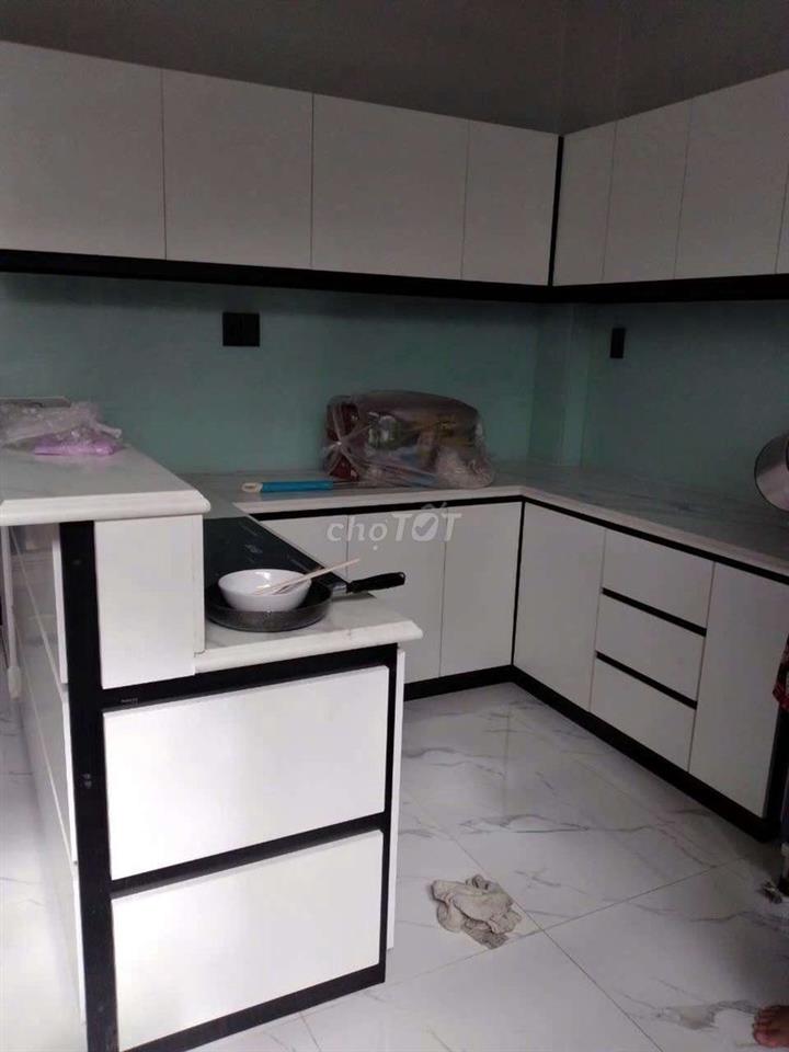 Nhà sát chợ Thủ Đức hẻm ô tô còn mới