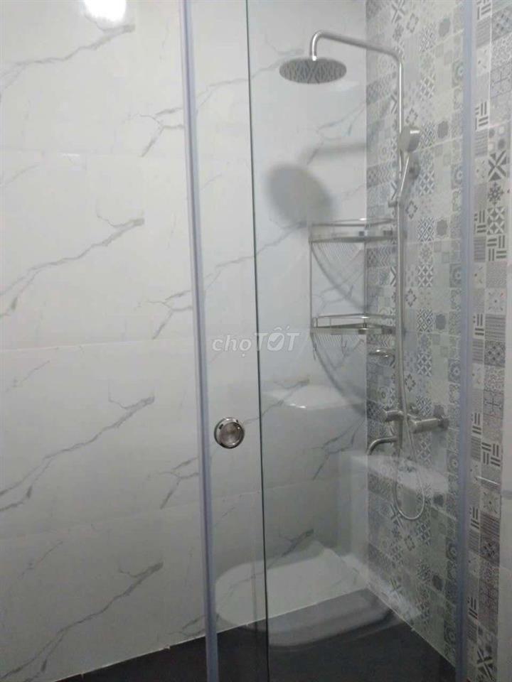 Nhà sát chợ Thủ Đức hẻm ô tô còn mới