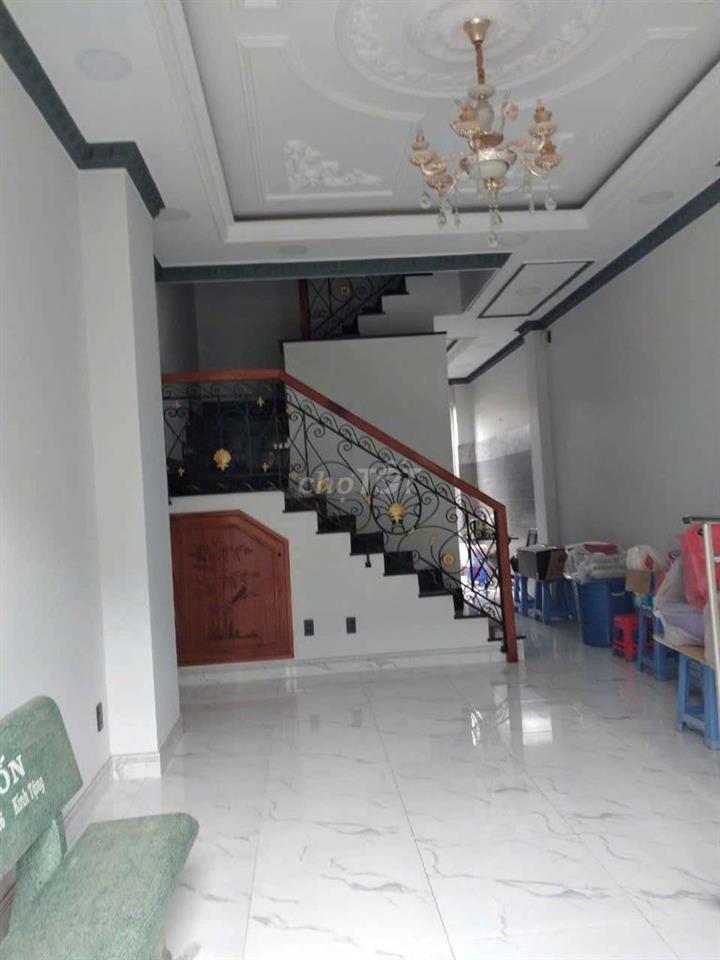 Nhà sát chợ Thủ Đức hẻm ô tô còn mới