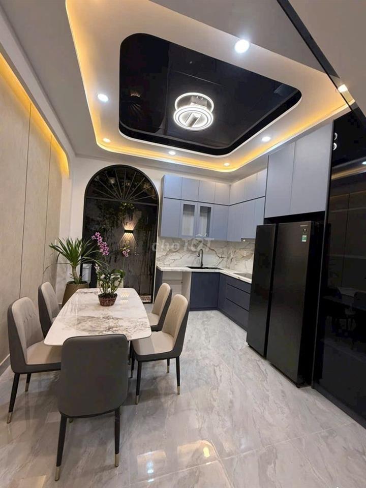 Chính chủ bán nhà 5 tầng gần quận 2