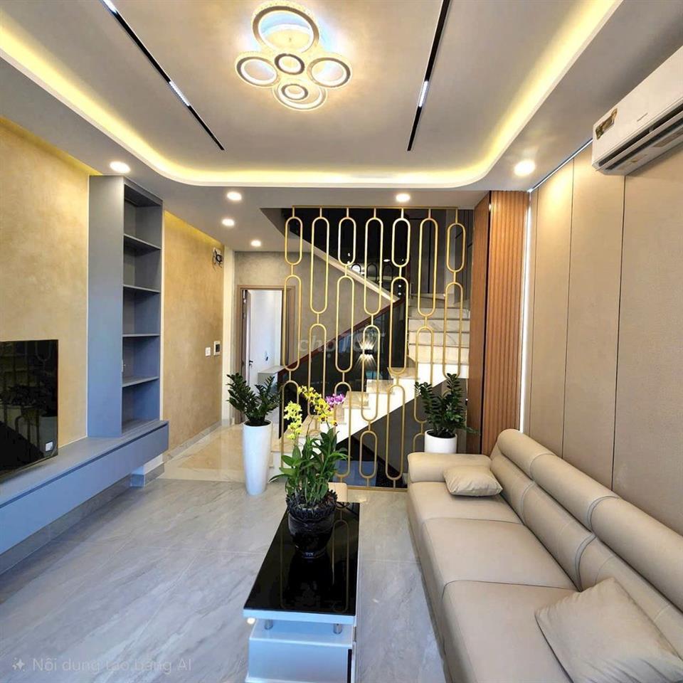 Chính chủ bán nhà 5 tầng gần quận 2
