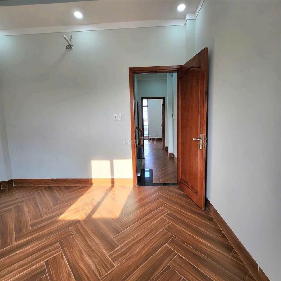 Chính chủ bán nhà 4 tầng gần Liên Phường Quận 9