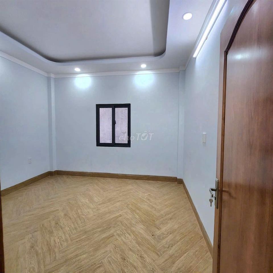 Chính chủ bán nhà đường Lò Lu Quận 9