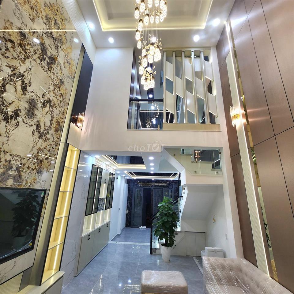 Chính chủ bán nhà 5 tầng gần Quận 2
