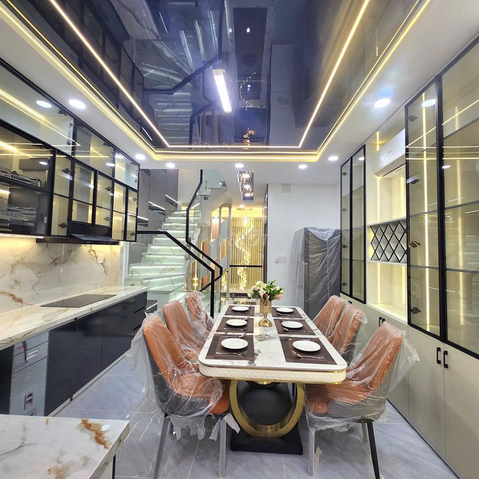 Chính chủ bán nhà 5 tầng gần Quận 2