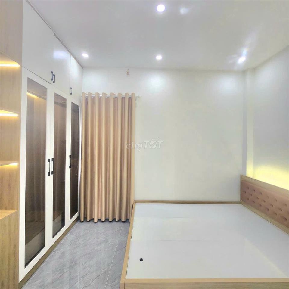 Chính chủ bán nhà có thang máy  Quận 9