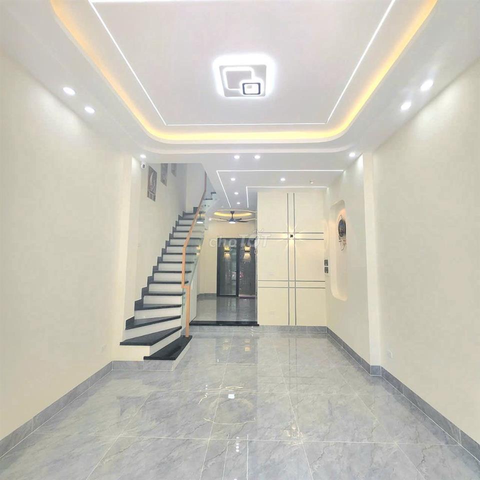 Chính chủ bán nhà có thang máy  Quận 9