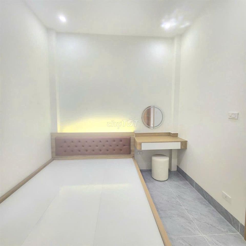 Chính chủ bán nhà có thang máy  Quận 9