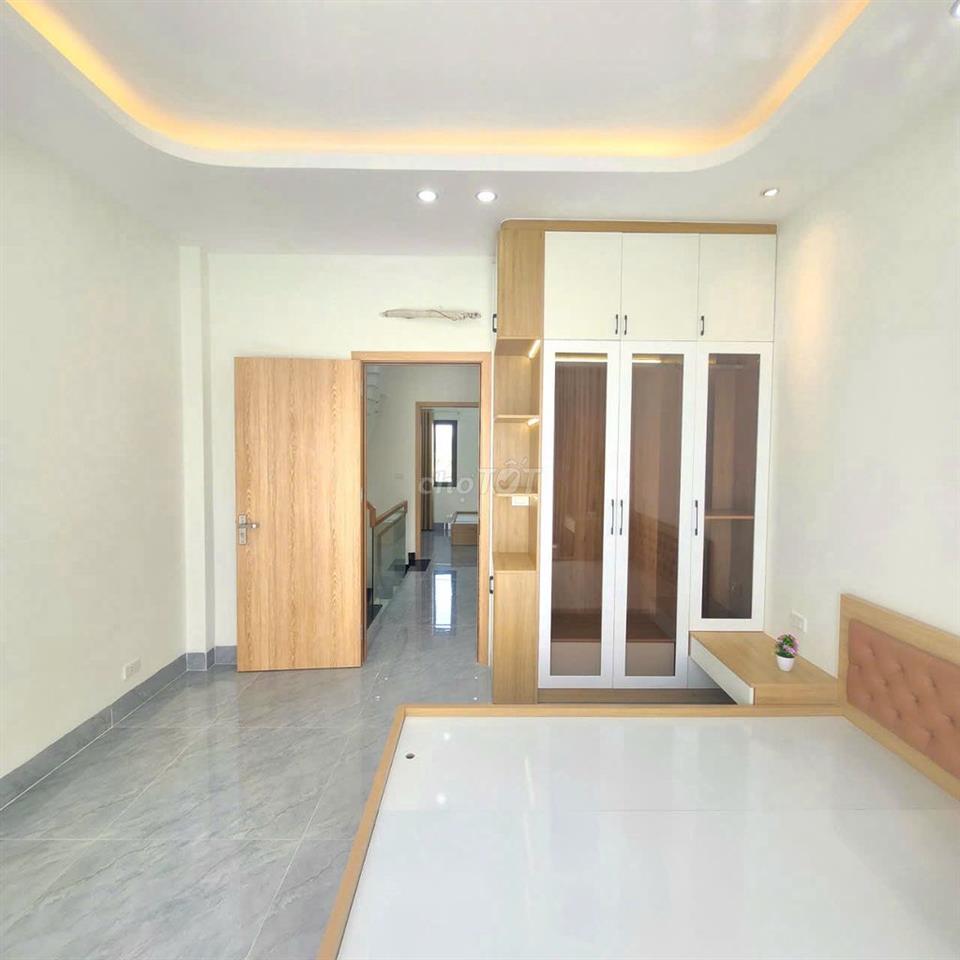 Chính chủ bán nhà có thang máy  Quận 9