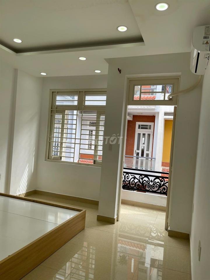 NHÀ ĐẸP 5PN 4 LẦU CÓ THANG MÁY ĐƯỜNG 23 ĐI VÔ SAU GIGAMAL KHU BÊN SÔNG