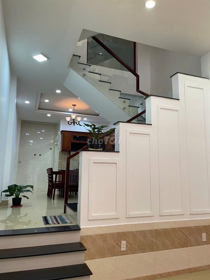 NHÀ ĐẸP 5PN 4 LẦU CÓ THANG MÁY ĐƯỜNG 23 ĐI VÔ SAU GIGAMAL KHU BÊN SÔNG