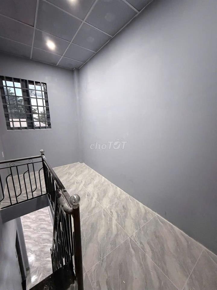 NHÀ MỚI-TRỆT LỬNG 2 LẦU 3PN-MẶT TIỀN CHỢ LINH XUÂN-QL1K HƯỚNG ĐI DĨ AN