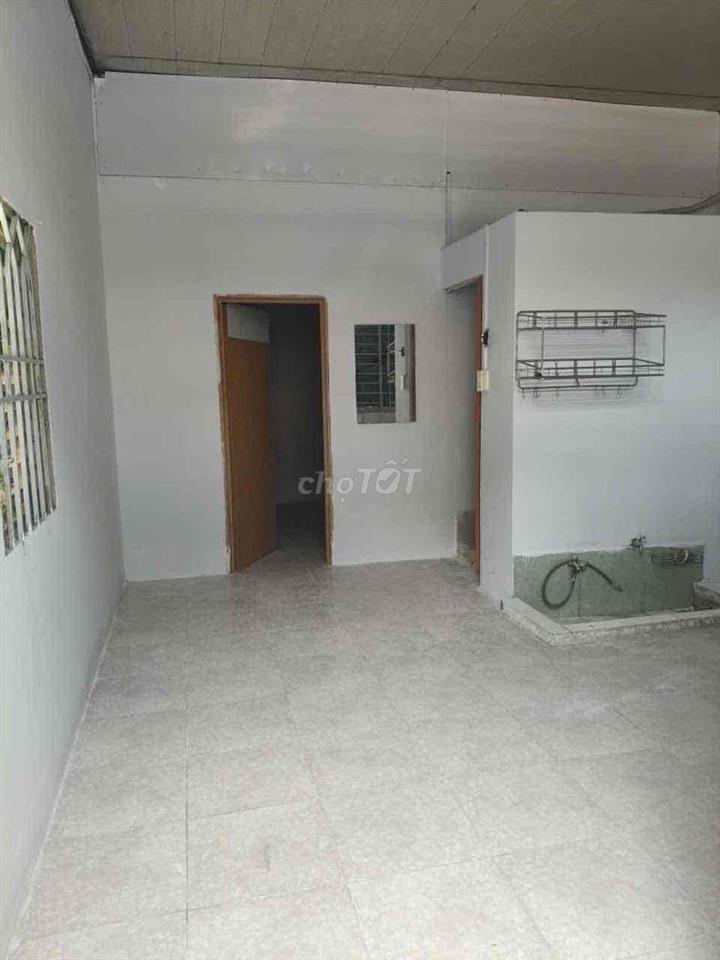 nhà cấp bốn 1pn1wc1 máy lạnh gần chùa ưu đàm