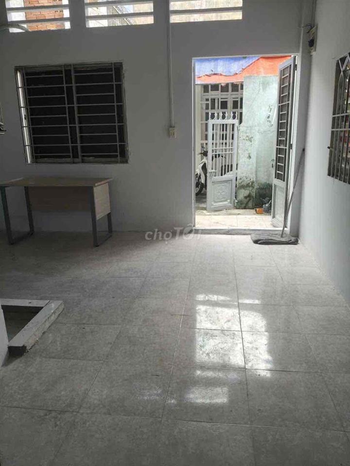 nhà cấp bốn 1pn1wc1 máy lạnh gần chùa ưu đàm