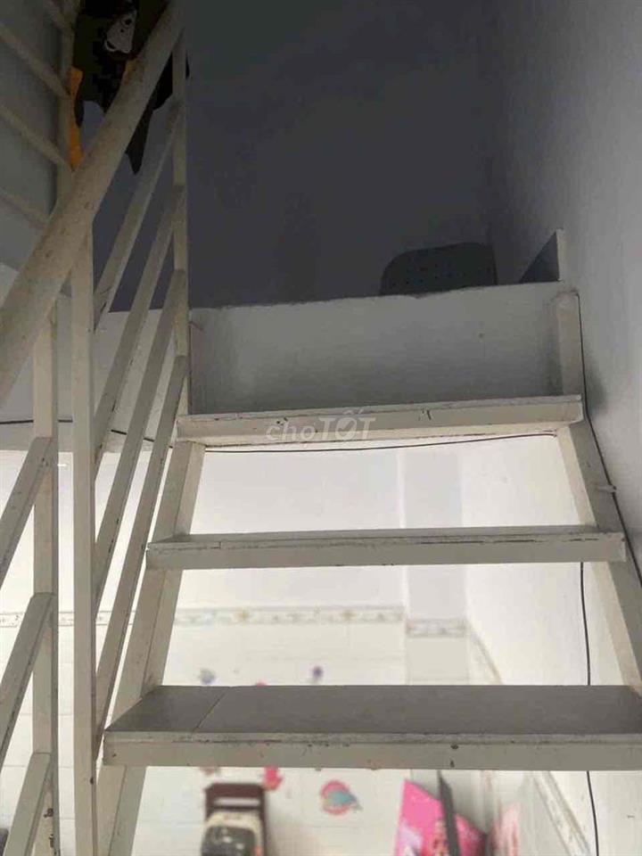nhà mới đẹp 1 lầu 2pn 2wc có sân sau rộng