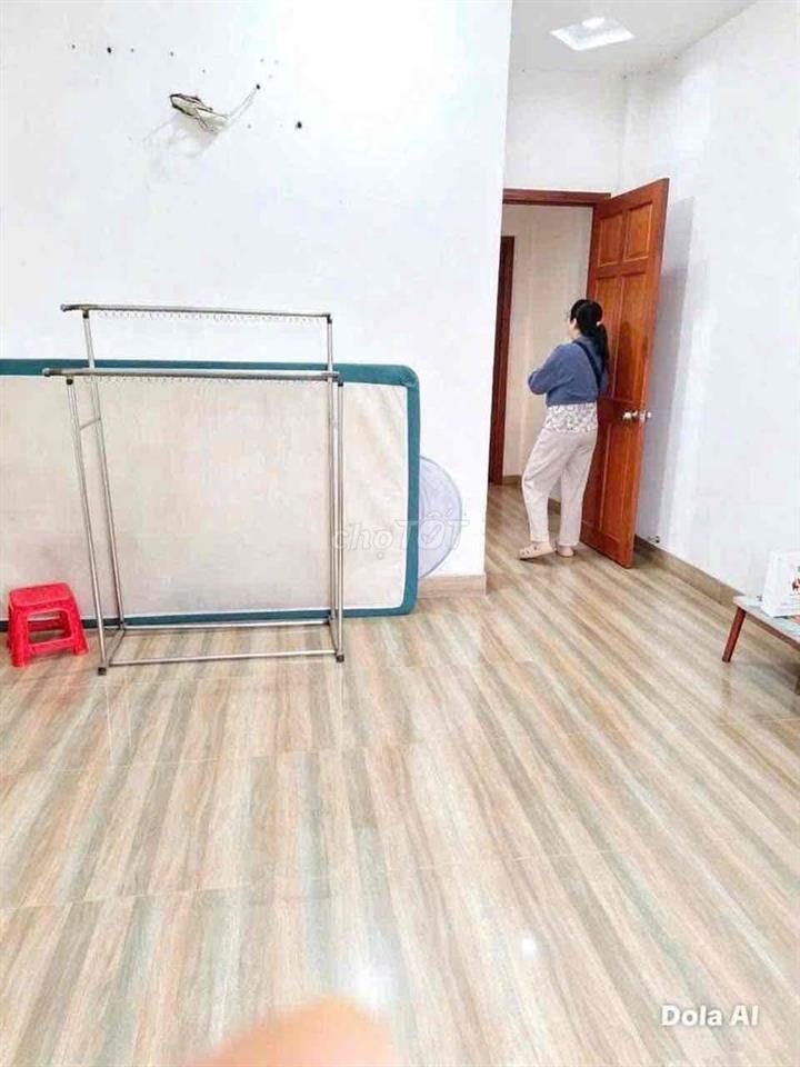 nhà 2 lầu 4pn5wc hẻm xe hơi gần chợ hiệp bình