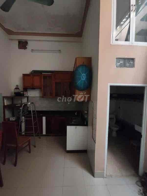 nhà 1 lầu 3pn3wc hetm xe hơi gần chợ hiệp bình