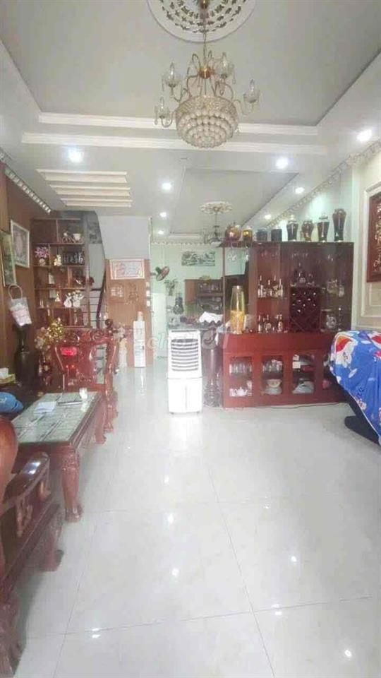 nhà đẹp đ20 gần gigamol 2pn 1wc 2 máy lạnh