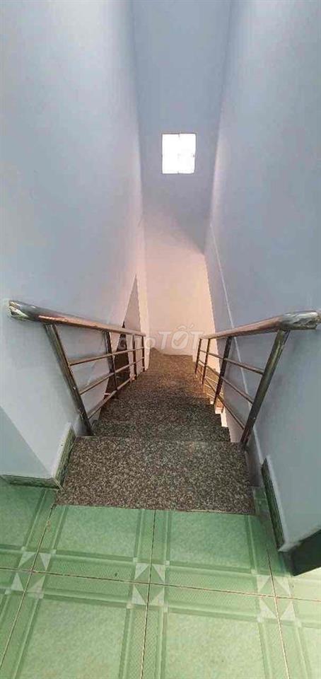 nhà đ xe hơi 1 lầu 2pn2wc ở kd oline