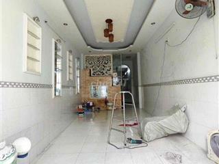 nhà đẹp đ 53 /1 lầu 2pn2wc hẻm ba gác có sân rộng