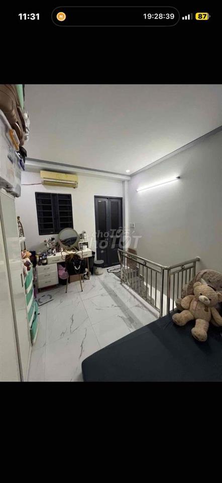 nhà nhỏ đẹp 1 lầu có ban công điện nước chính