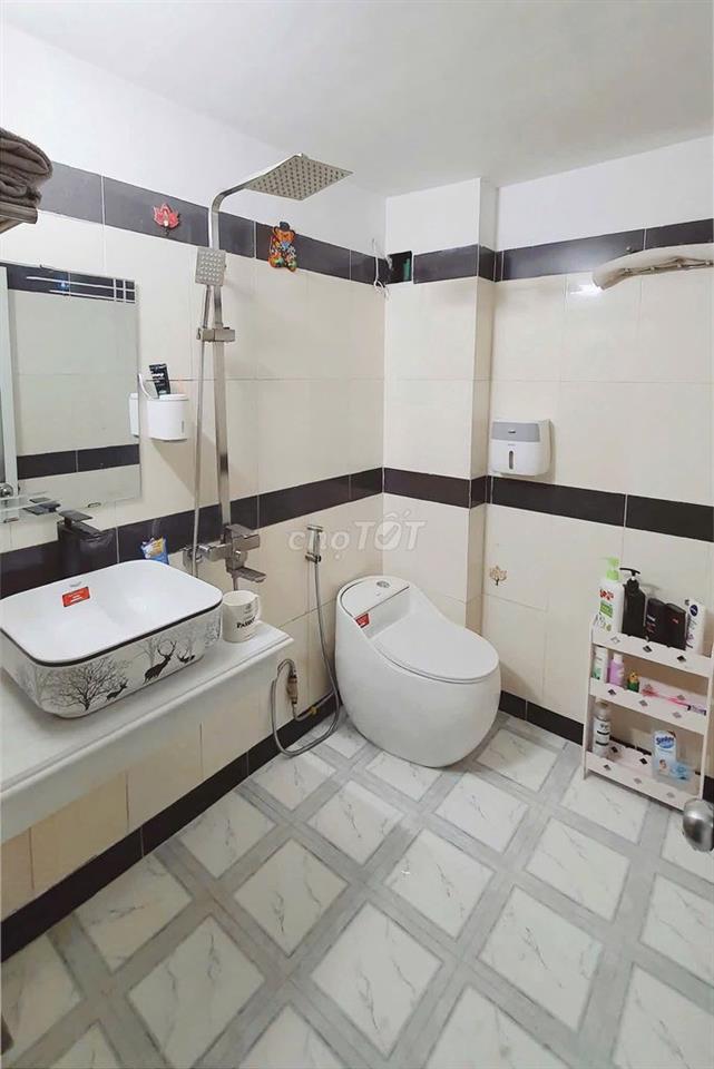GIA ĐÌNH CẦN BÁN NHÀ 5 TẦNG – CẦU GIẤY | 9,6 TỶ