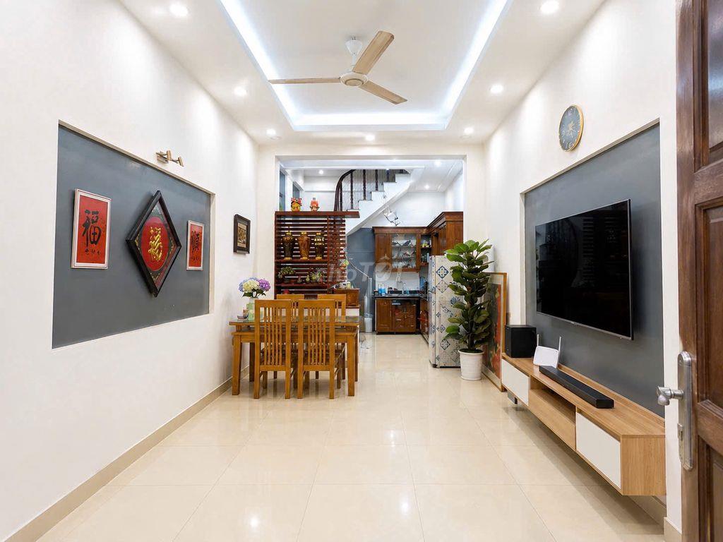 GIA ĐÌNH CẦN BÁN NHÀ 5 TẦNG – CẦU GIẤY | 9,6 TỶ