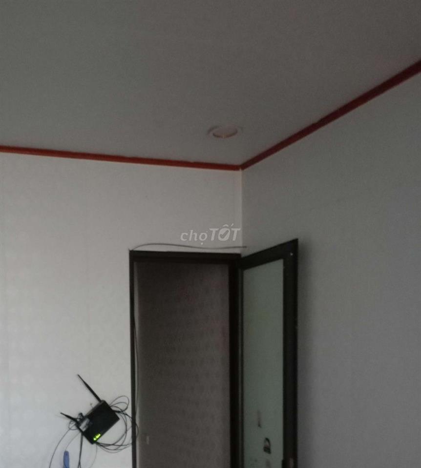 Còn hai phòng tầng 2 cho thuê có vệ sinh riêng bếp 