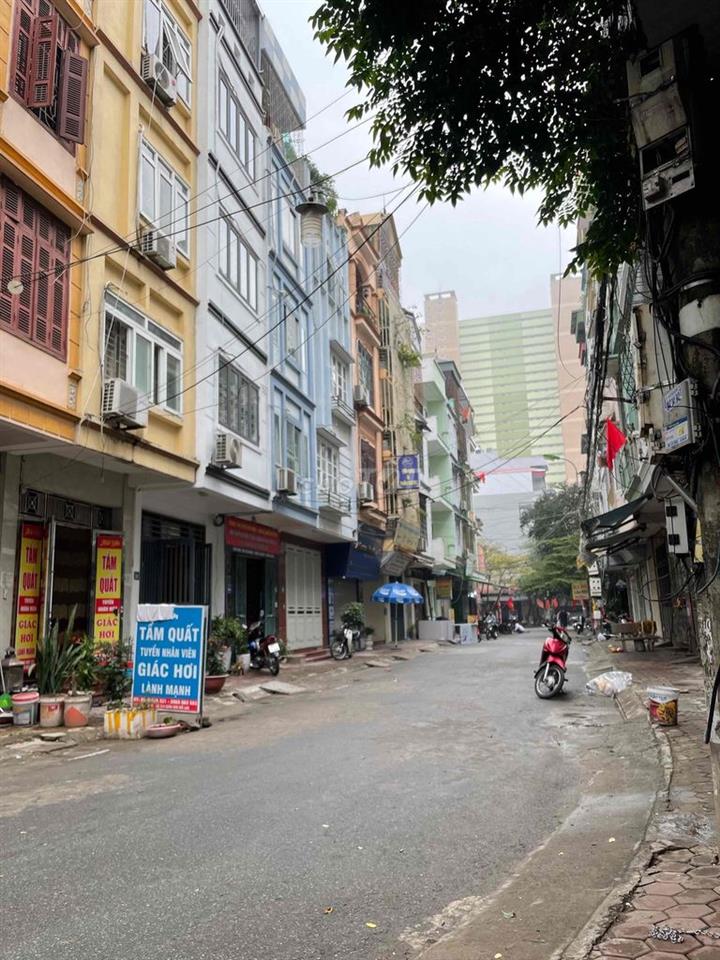 Toà văn phòng 5 tầng đường to trung tâm full tiện ích