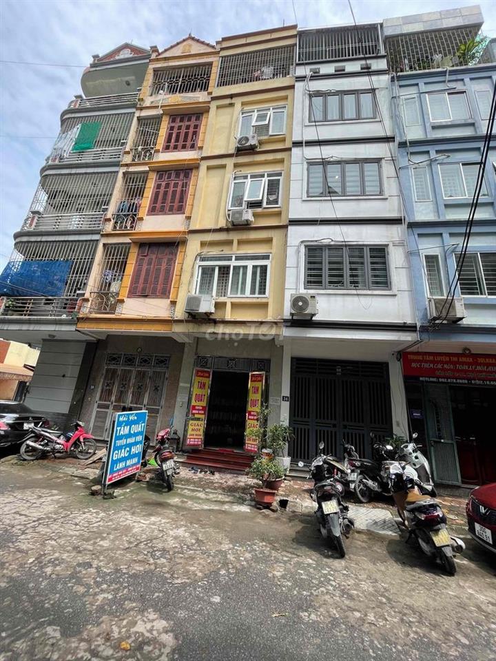 Toà văn phòng 5 tầng đường to trung tâm full tiện ích
