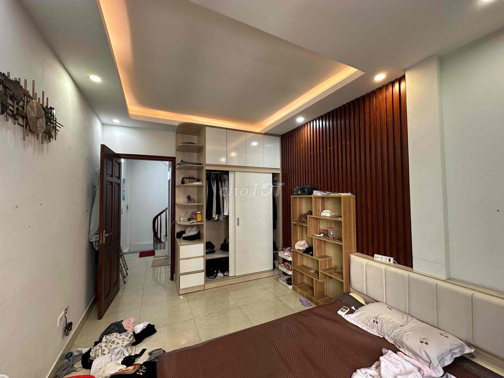Nhà 5 tầng đường 3 ô tô tránh full tiện ích vị trí trung tâm
