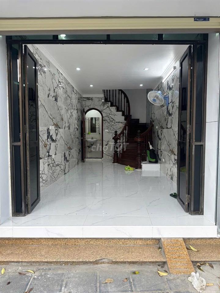 MẶT PHỐ TRẦN KHÁT CHÂN – CHO THUÊ NHÀ 5 TẦNG – 18 TRIỆU/THÁNG