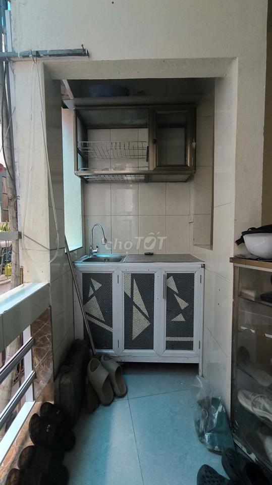Cho thuê phòng tầng 2  ngõ 30 Phan Chu Trinh -Hoàn Kiếm 4 tr/th ,có đồ