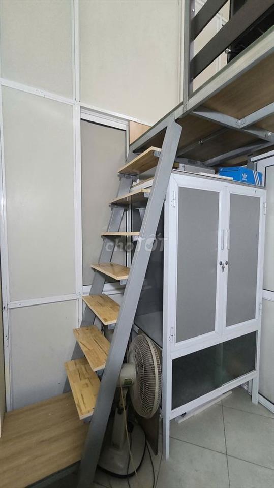 Cho thuê phòng tầng 2  ngõ 30 Phan Chu Trinh -Hoàn Kiếm 4 tr/th ,có đồ