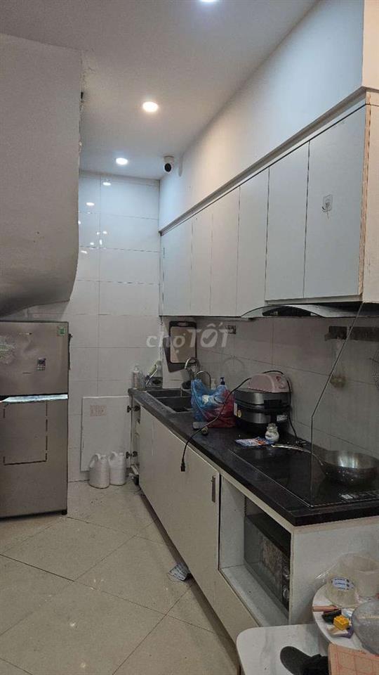 cần cho thuê nhà 25m2 x 5 tầng