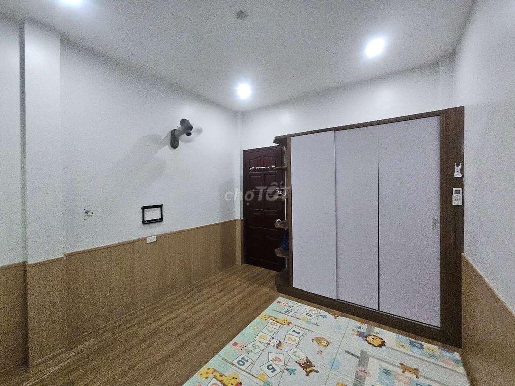 cần cho thuê nhà 25m2 x 5 tầng