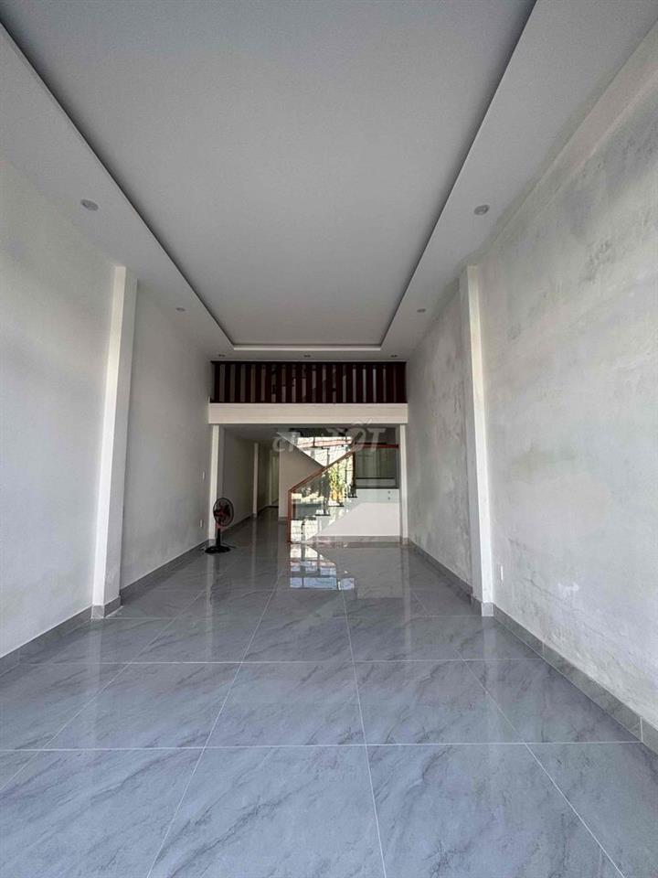 Nhà 2 tầng Giáp Văn Cương sát biển Nguyễn Tất Thành Đà Nẵng