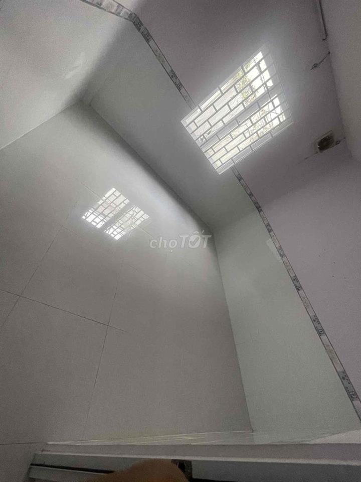 cho thuê nhà nguyên căng gần trường tiểu học định hoà 2