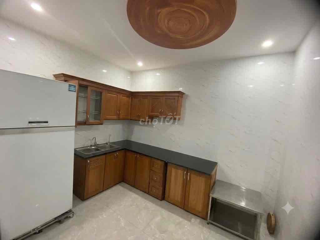 chính chủ cần bán gấp nhà 3 tầng, đã sửa sang lại toàn bộ