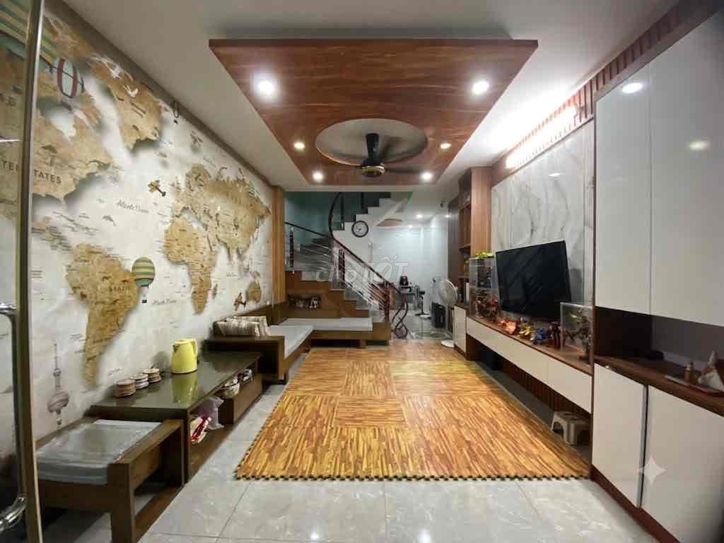 chính chủ cần bán gấp nhà 3 tầng, đã sửa sang lại toàn bộ