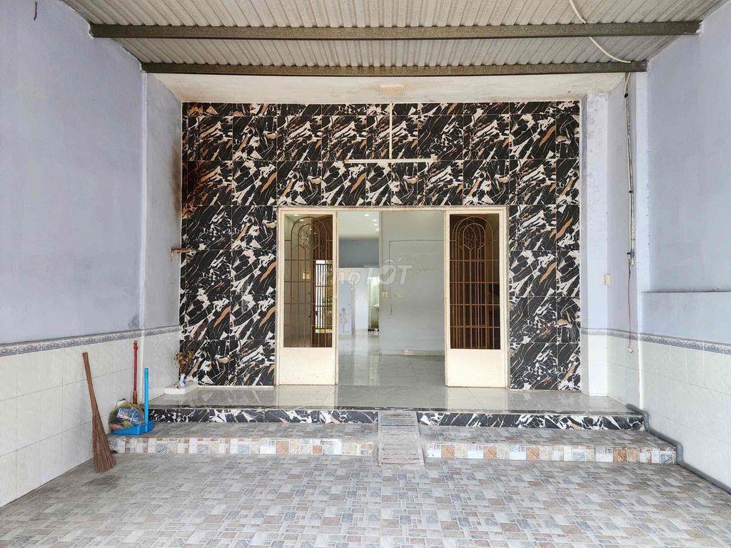 Bán đất ở kèm nhà cấp 4 - Bến Lức, Long An cũ