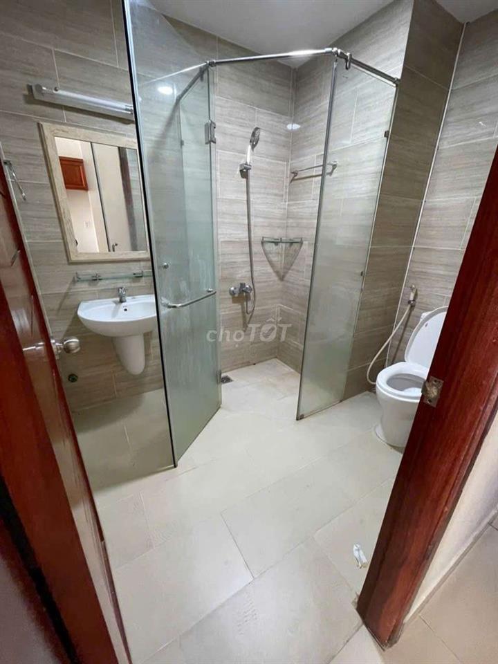 Bán nhanh căn hộ biển 2pn có sân vườn đang cho thuê