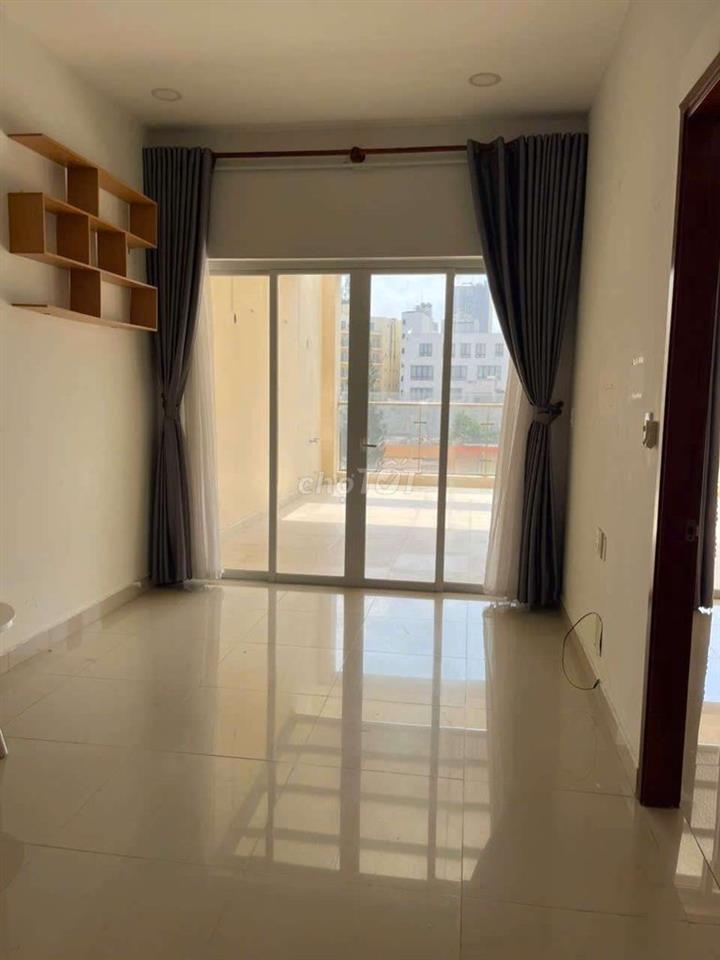 Bán nhanh căn hộ biển 2pn có sân vườn đang cho thuê