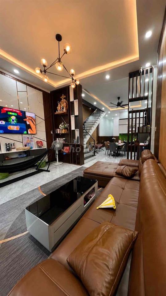 Nhà đã Hoàn Công tặng nội thất