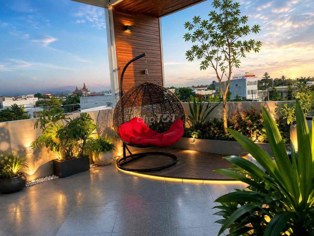 Nhà đã Hoàn Công tặng nội thất