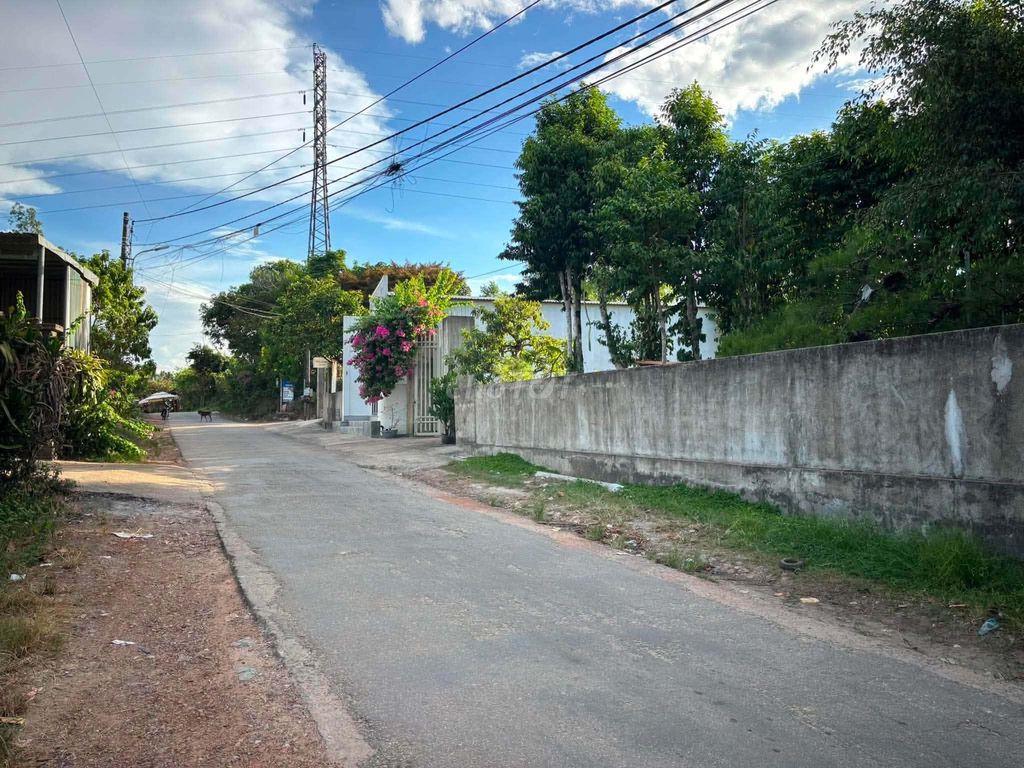 CHÍNH CHỦ - BÁN ĐẤT MỞ CỔNG RA LÀ ĐƯỜNG LỚN — MỞ MẮT RA LÀ HOA NỞ