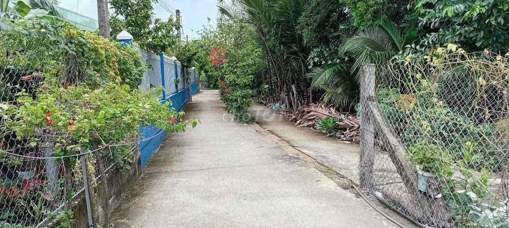 cần bán nhà và đất vào ở liền