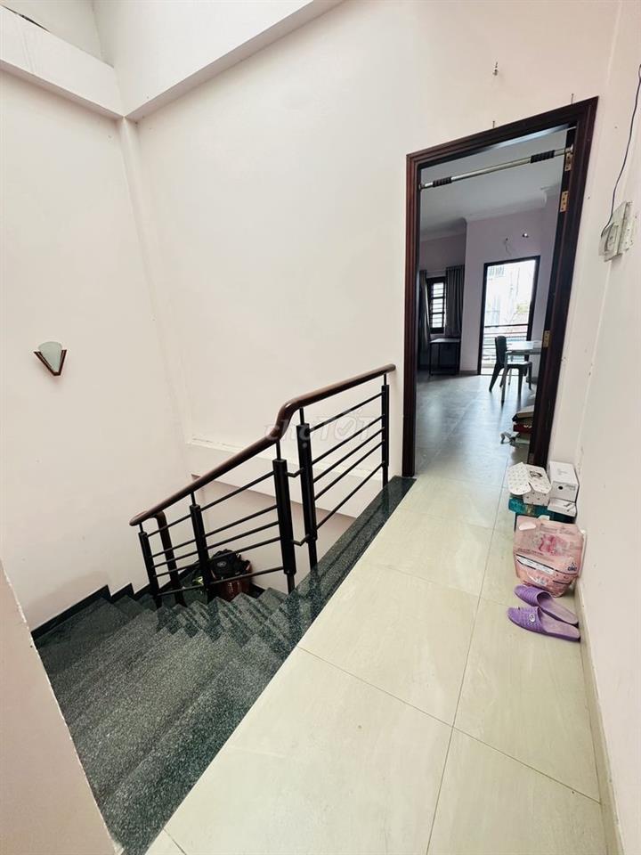 Cần cho (2-3Nữ) thuê tầng 2 nhà phố DT sử dụng 50m2
