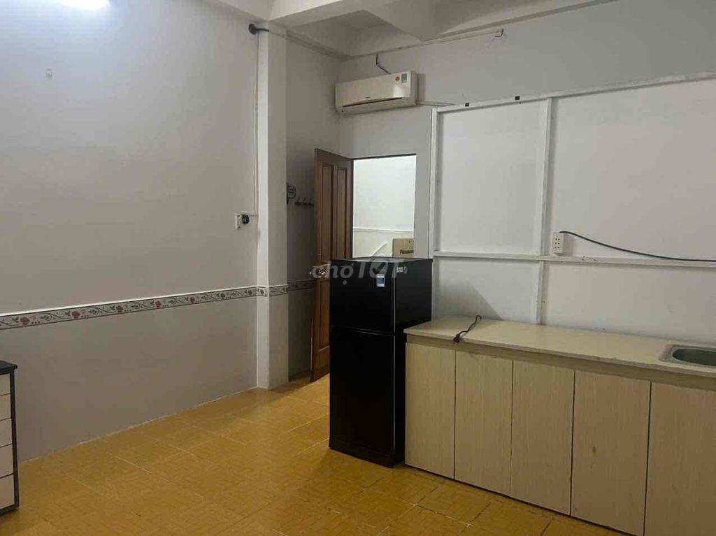 cho thuê phòng nhà mặt tiền, ngay ngã 4 nguyễn tri phương-hùng vương